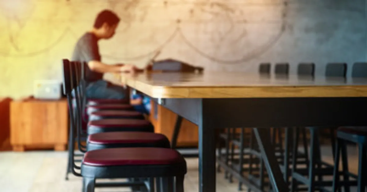 スタバで勉強はできる？時間制限・禁止店舗・マナーをまとめて解説